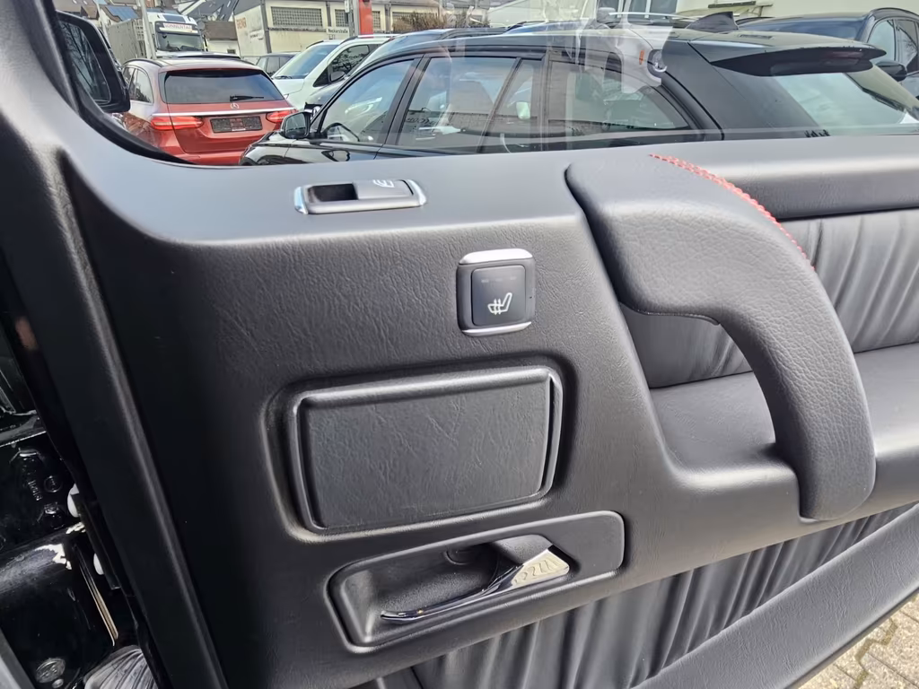 Mercedes-Benz G 500