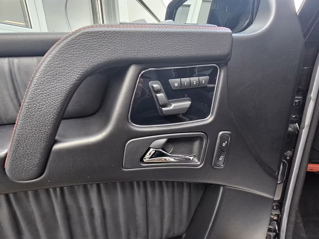 Mercedes-Benz G 500