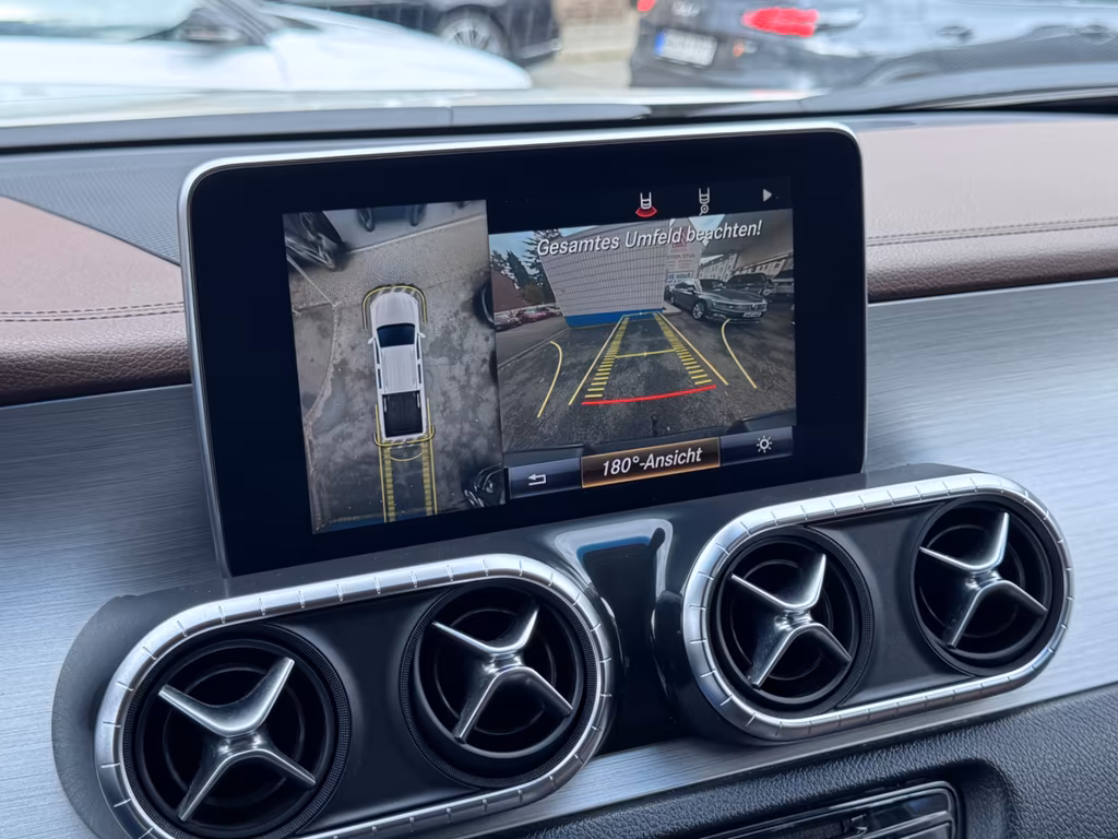Mercedes-Benz X 250
