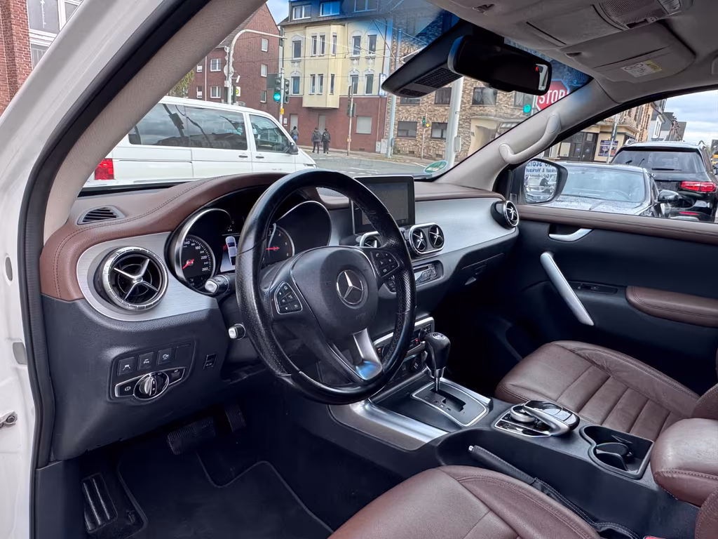 Mercedes-Benz X 250