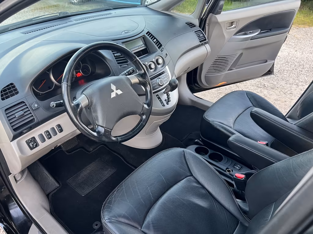 Mitsubishi Grandis