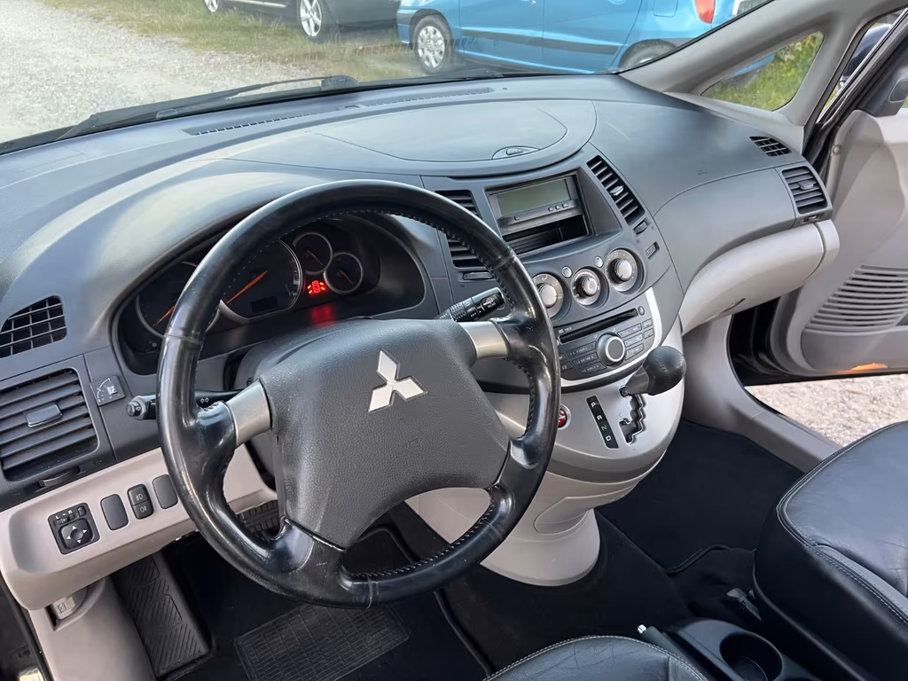 Mitsubishi Grandis