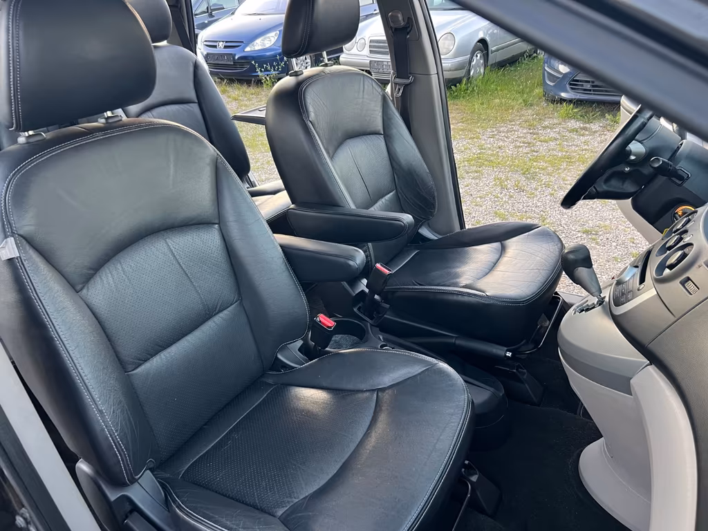 Mitsubishi Grandis