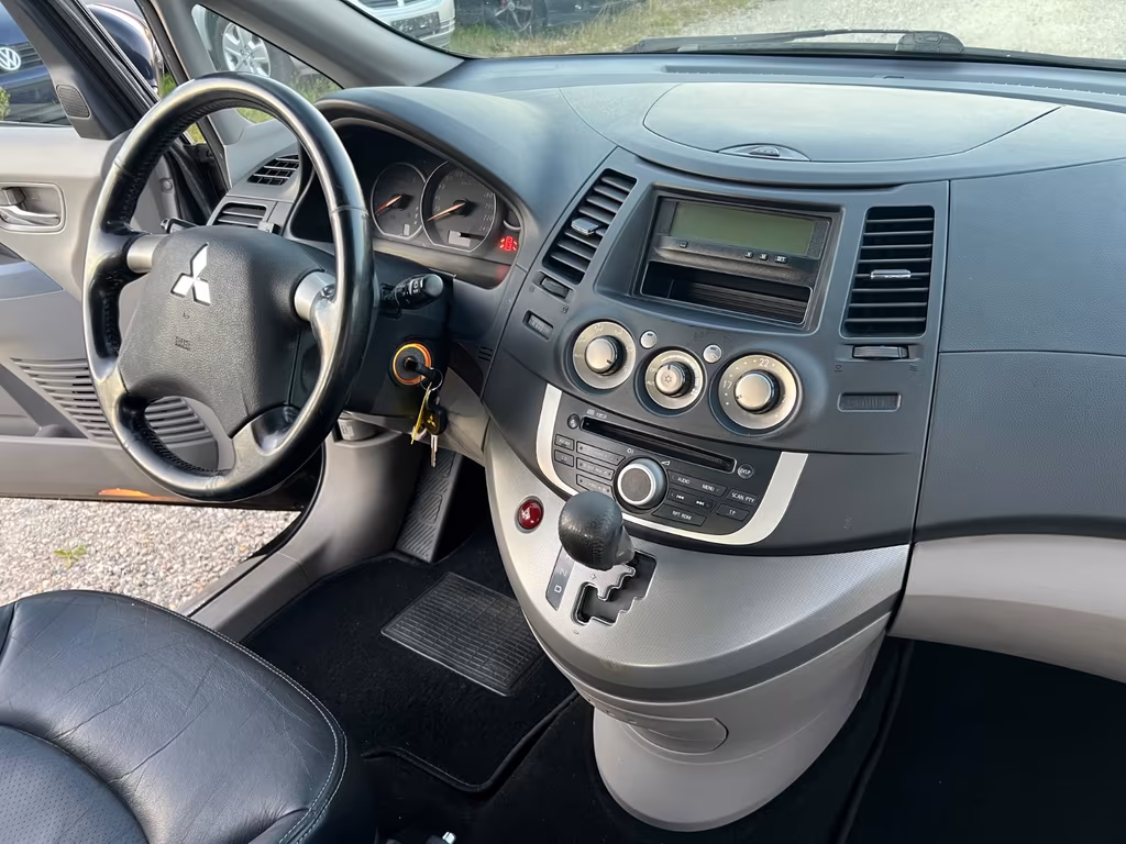 Mitsubishi Grandis