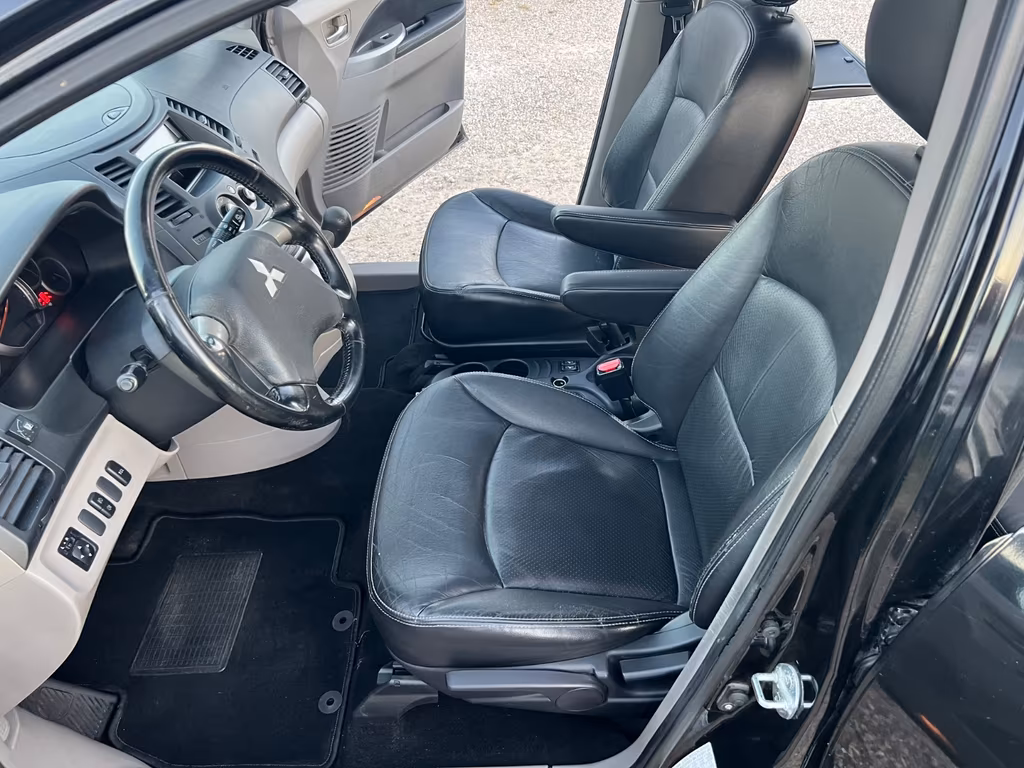 Mitsubishi Grandis