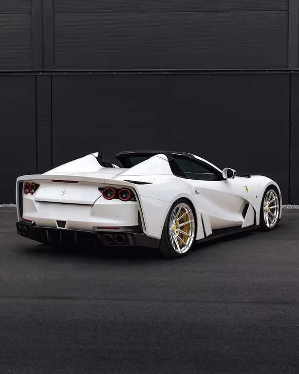 Ferrari 812