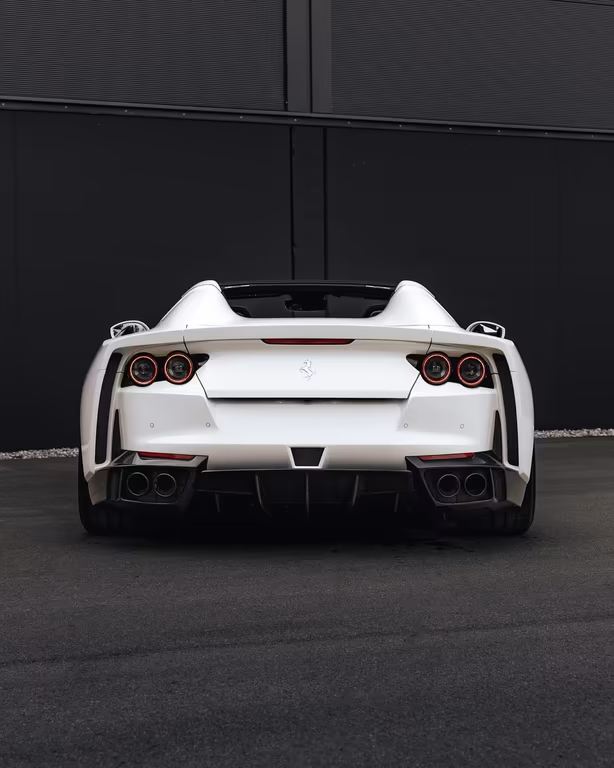 Ferrari 812
