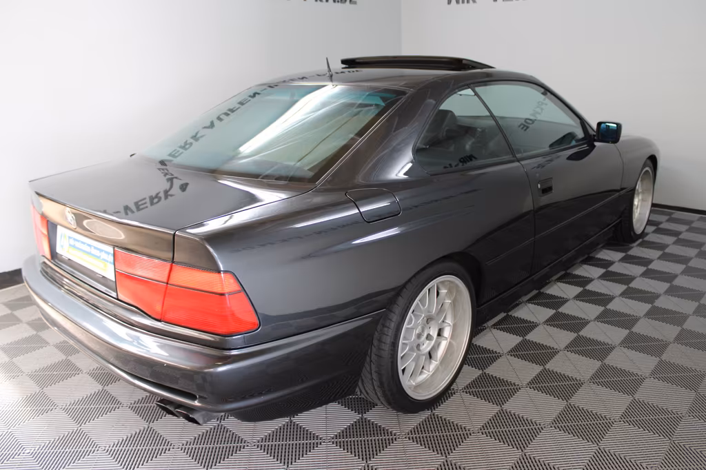 BMW 850