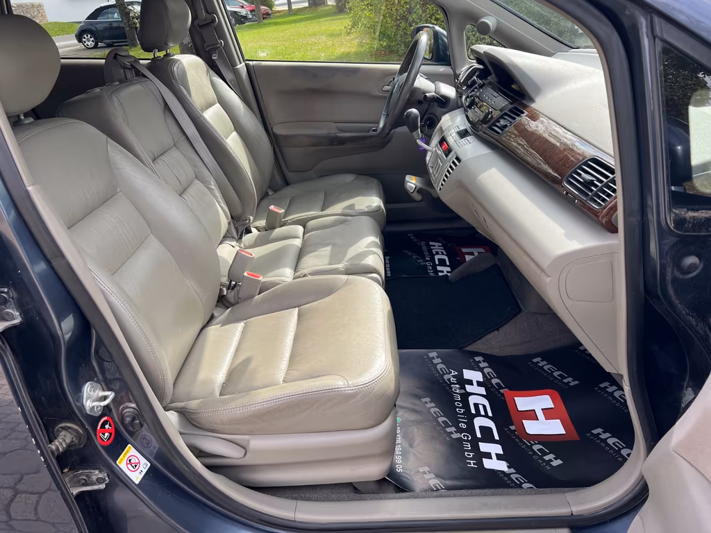 Honda FR-V