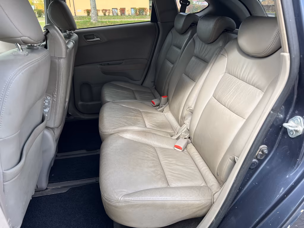 Honda FR-V
