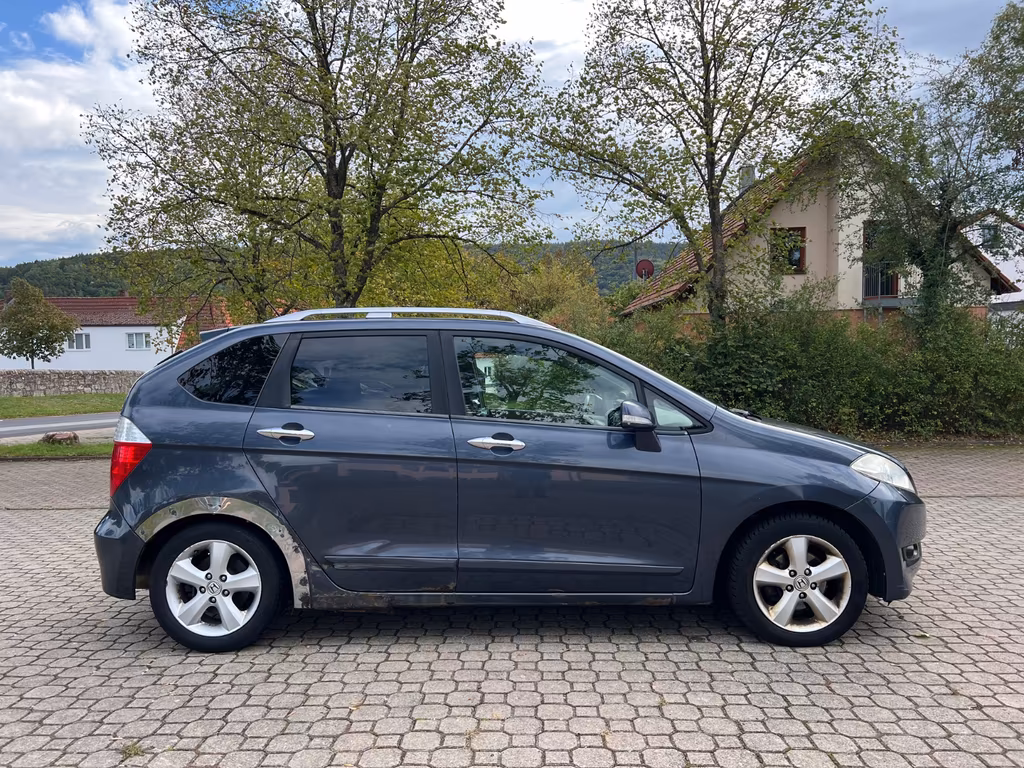 Honda FR-V