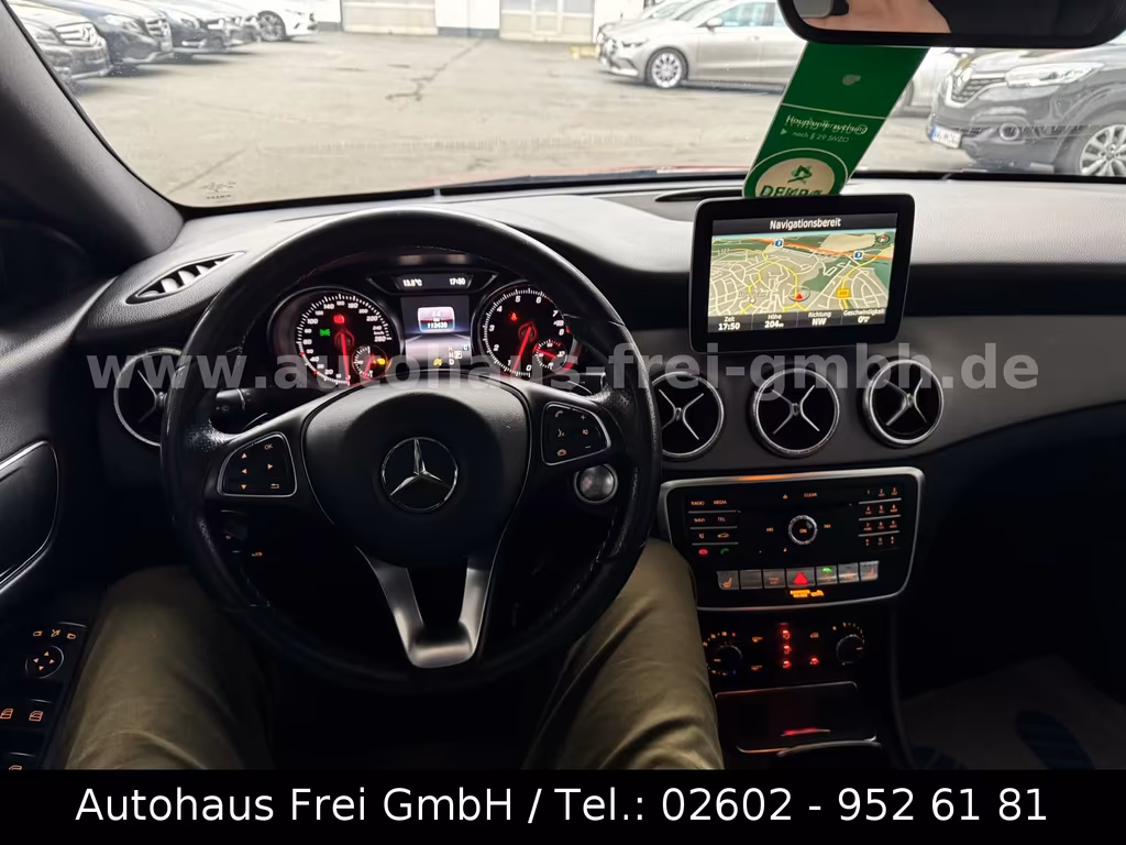 Mercedes-Benz CLA 180