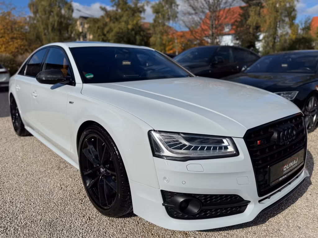 Audi S8
