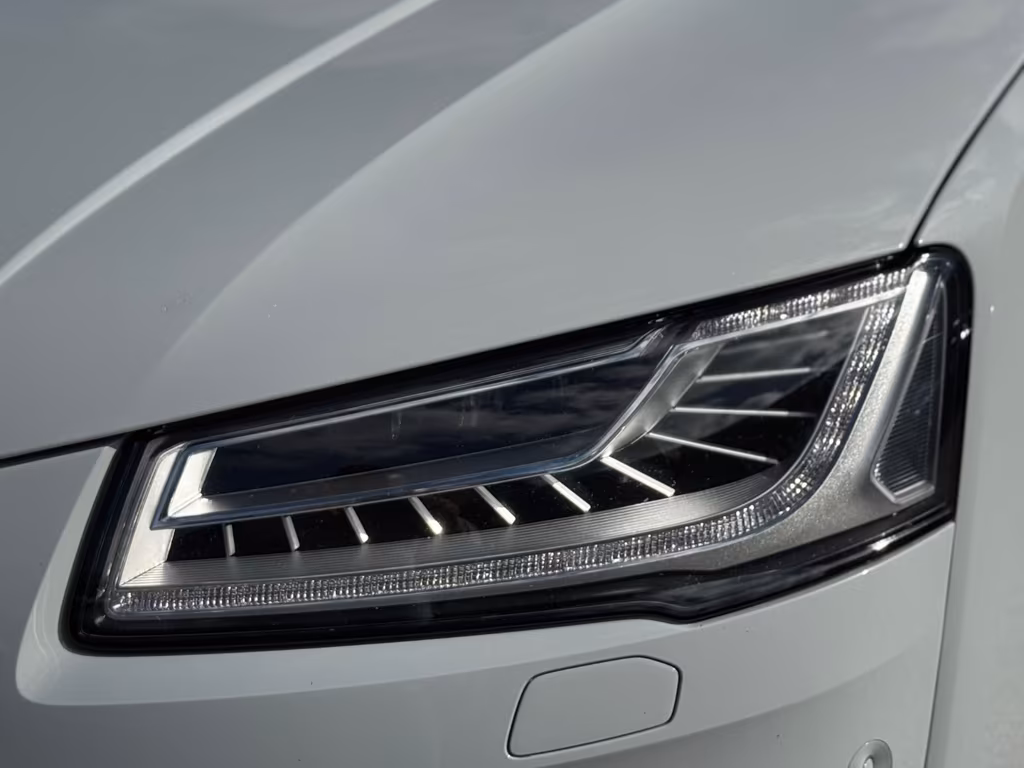 Audi S8
