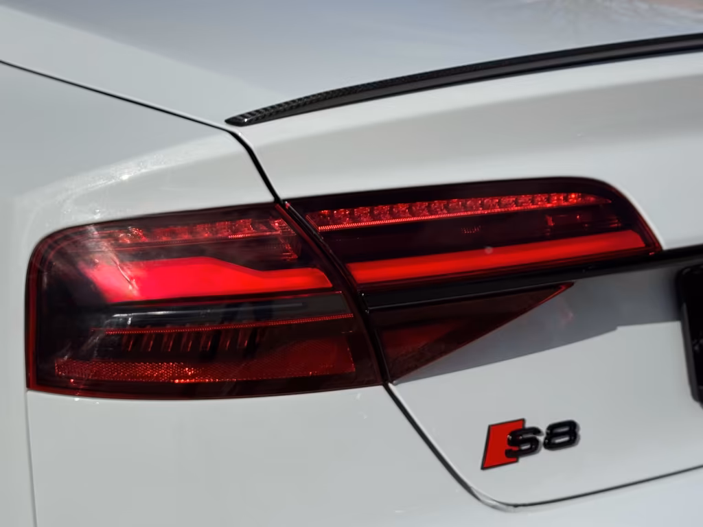 Audi S8