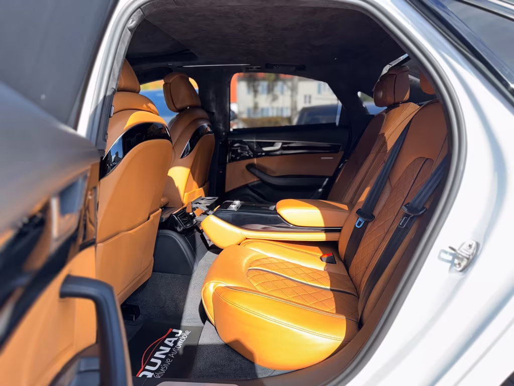 Audi S8