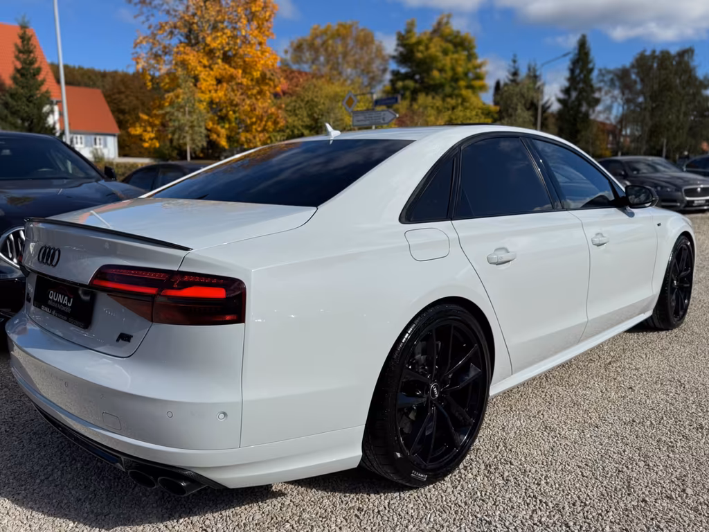 Audi S8