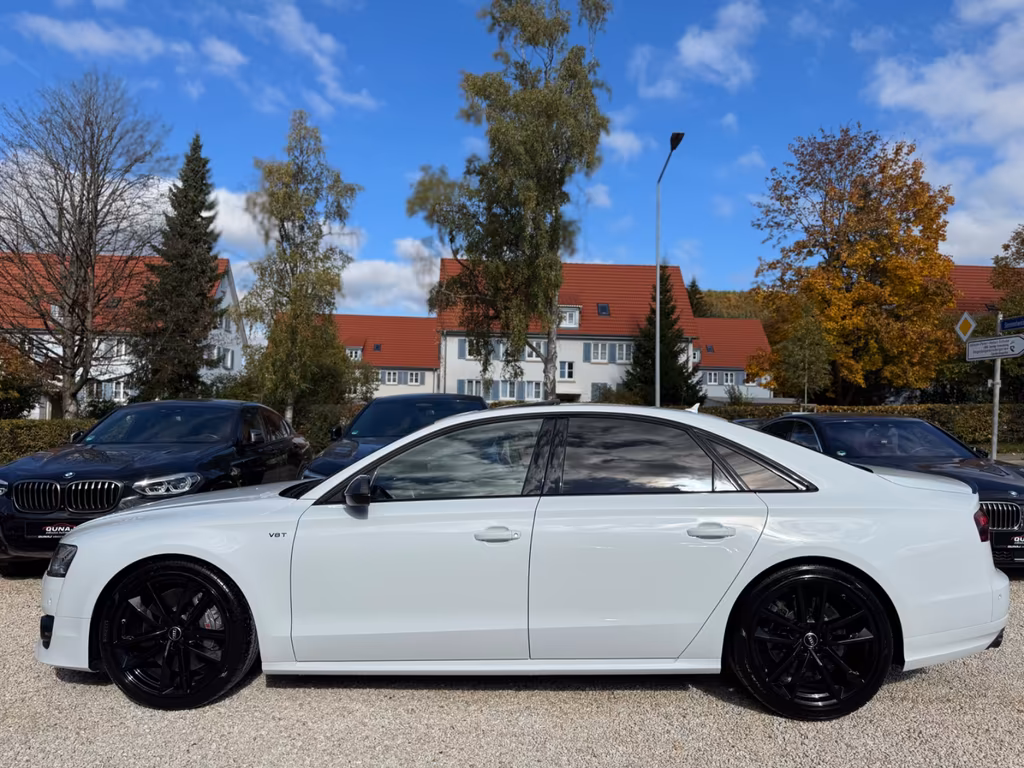 Audi S8