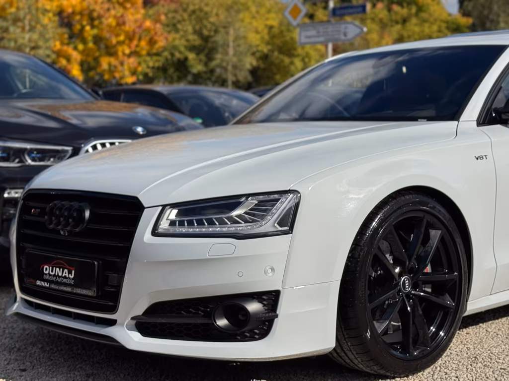 Audi S8
