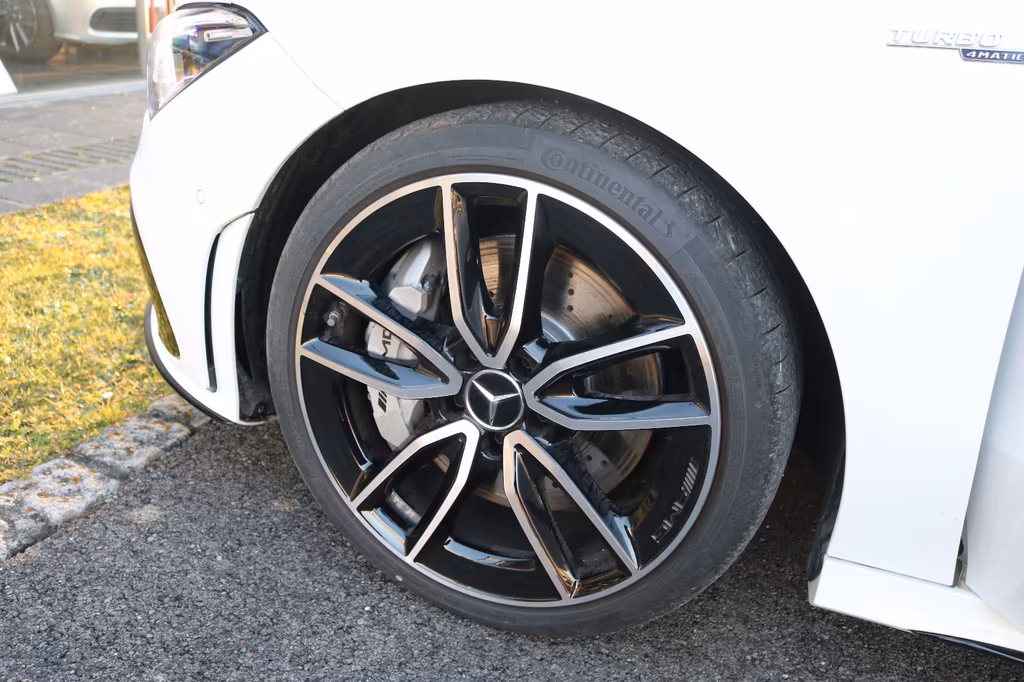 Mercedes-Benz CLA 35 AMG Shooting Brake