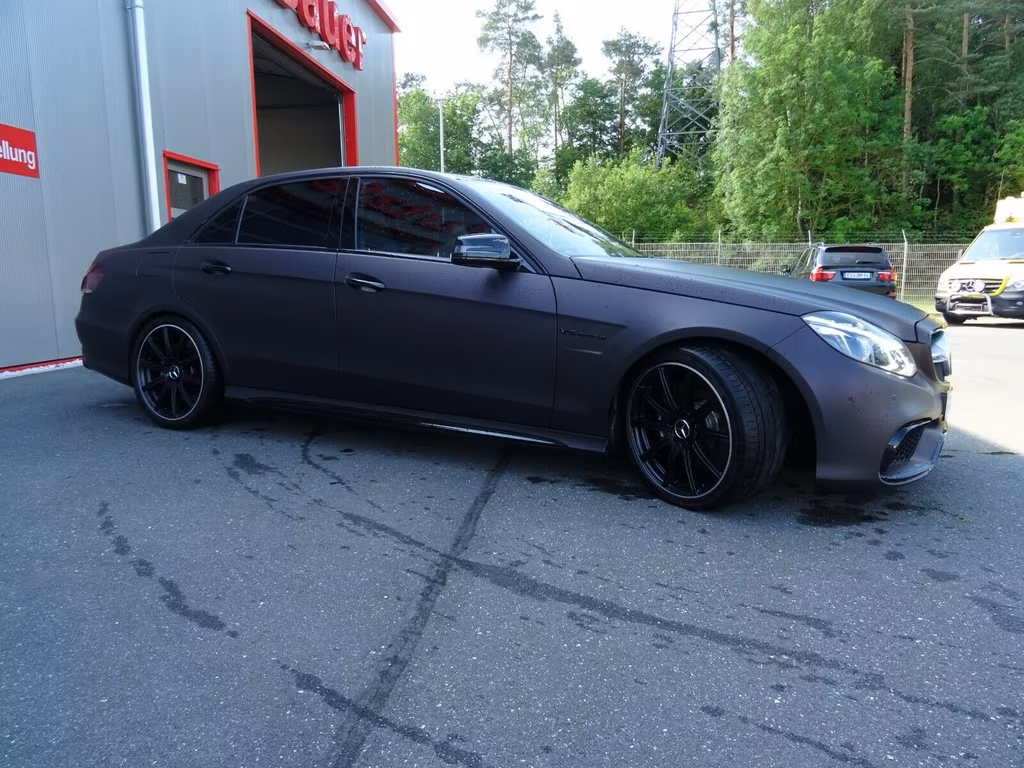 Mercedes-Benz E 63 AMG