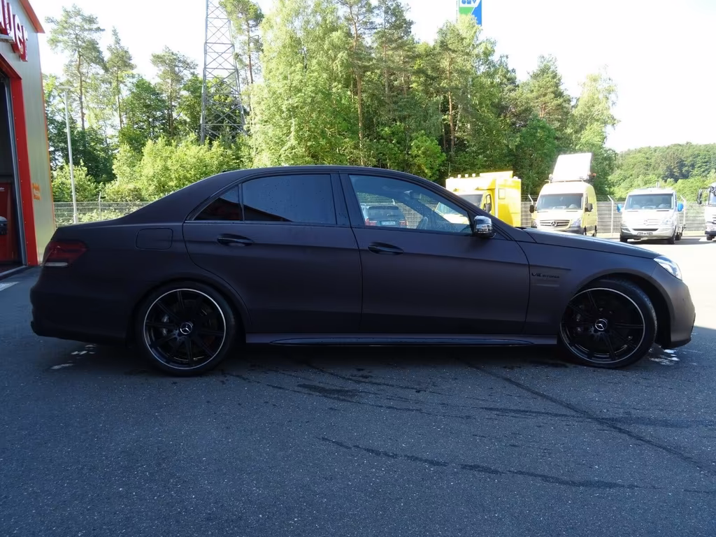 Mercedes-Benz E 63 AMG