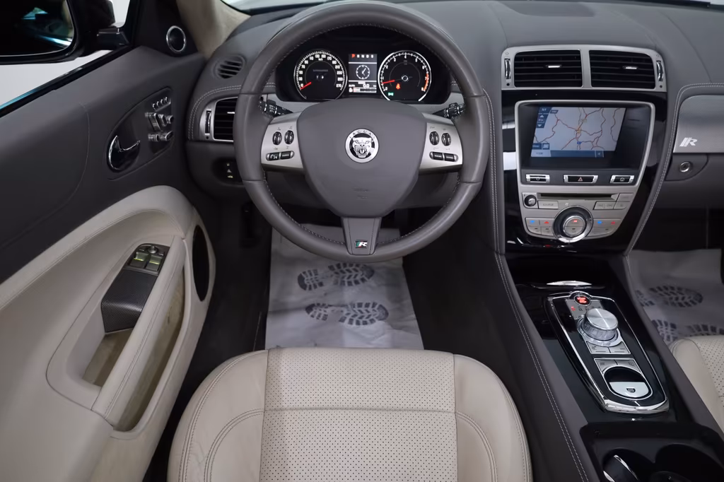 Jaguar XKR