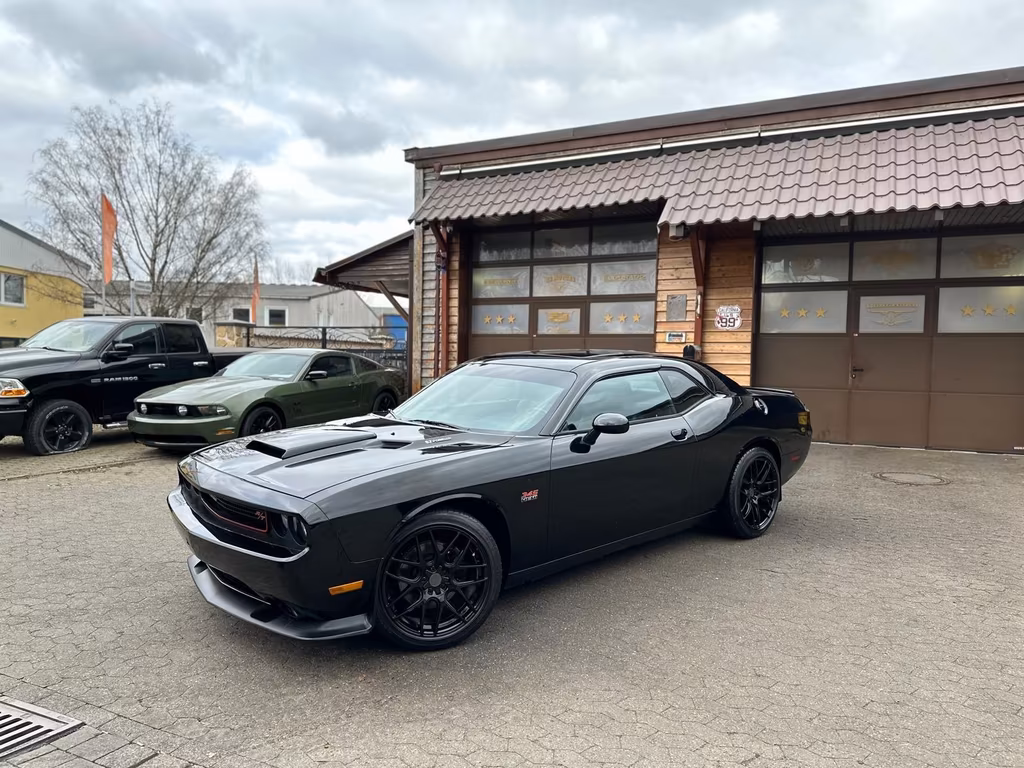Dodge Challenger