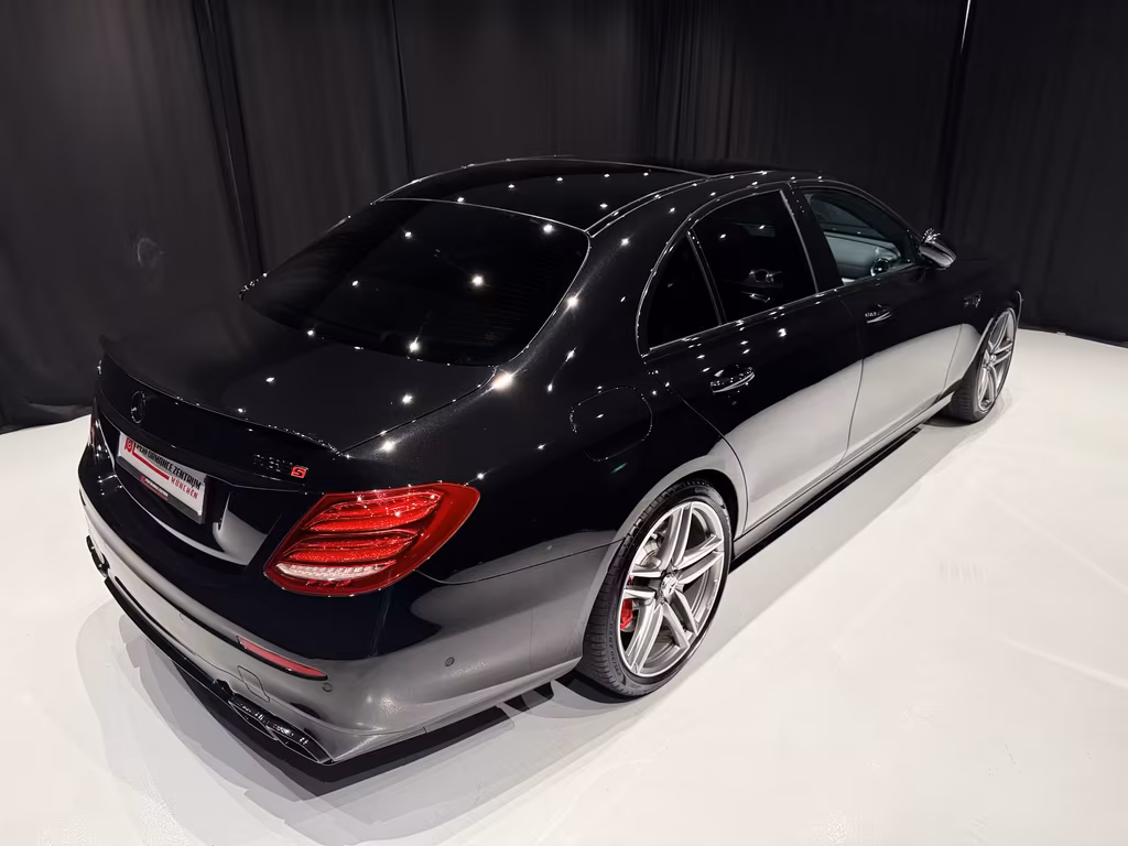 Mercedes-Benz E 63 AMG