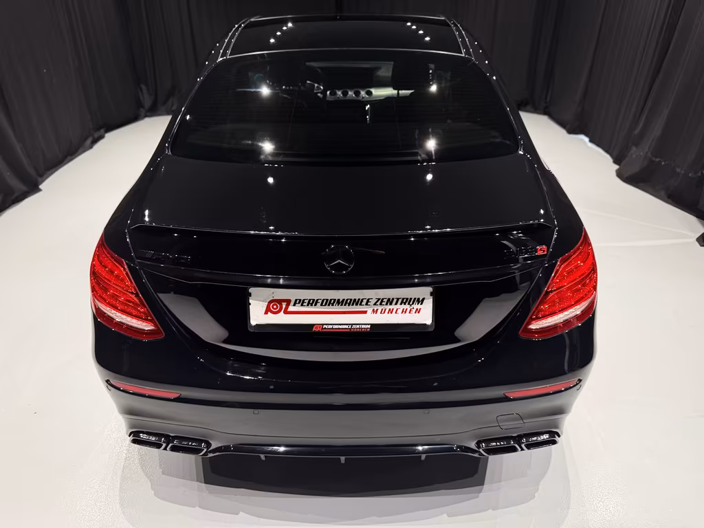 Mercedes-Benz E 63 AMG