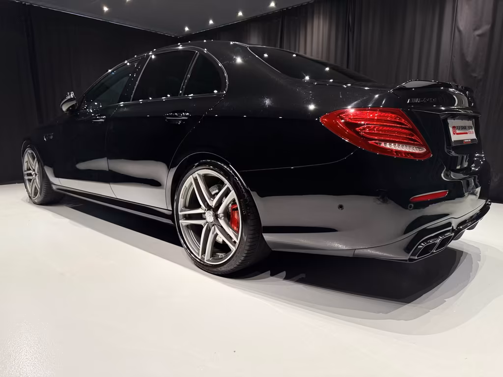Mercedes-Benz E 63 AMG