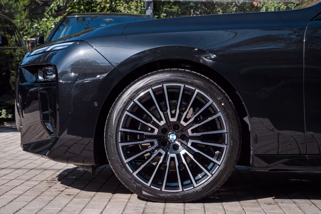 BMW 740