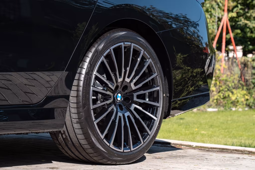 BMW 740