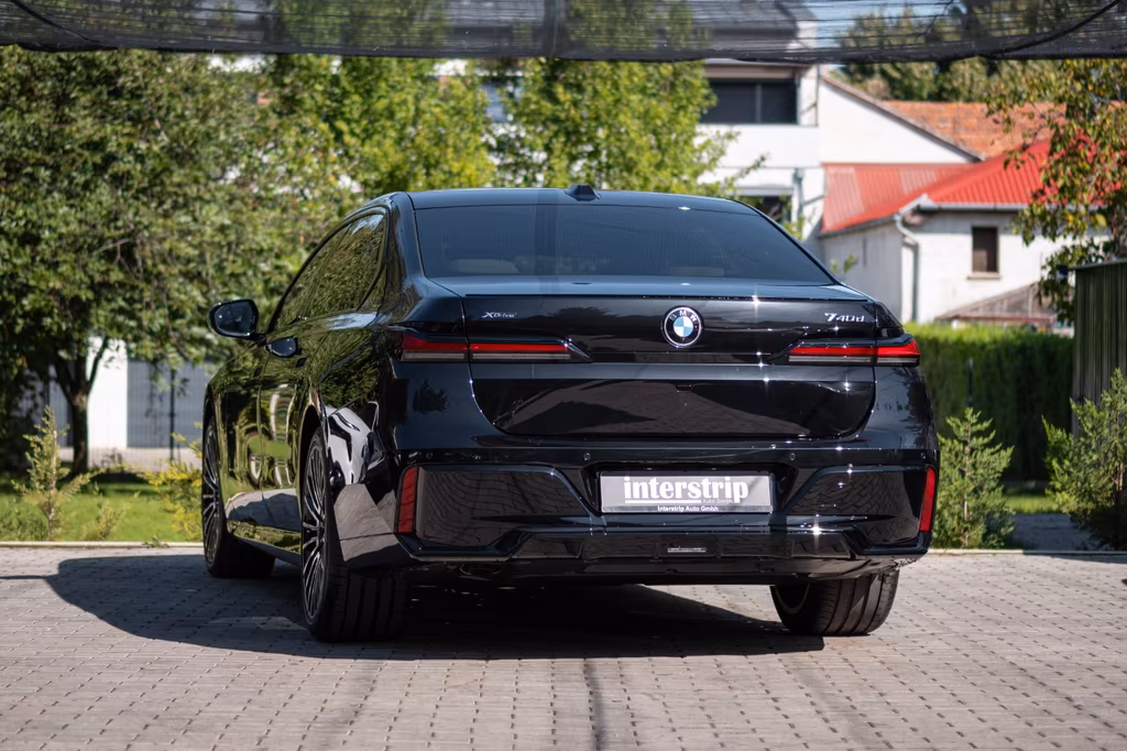 BMW 740