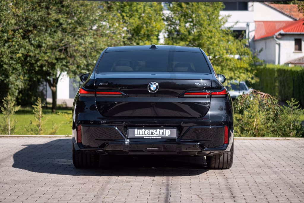 BMW 740