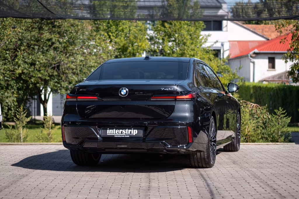 BMW 740