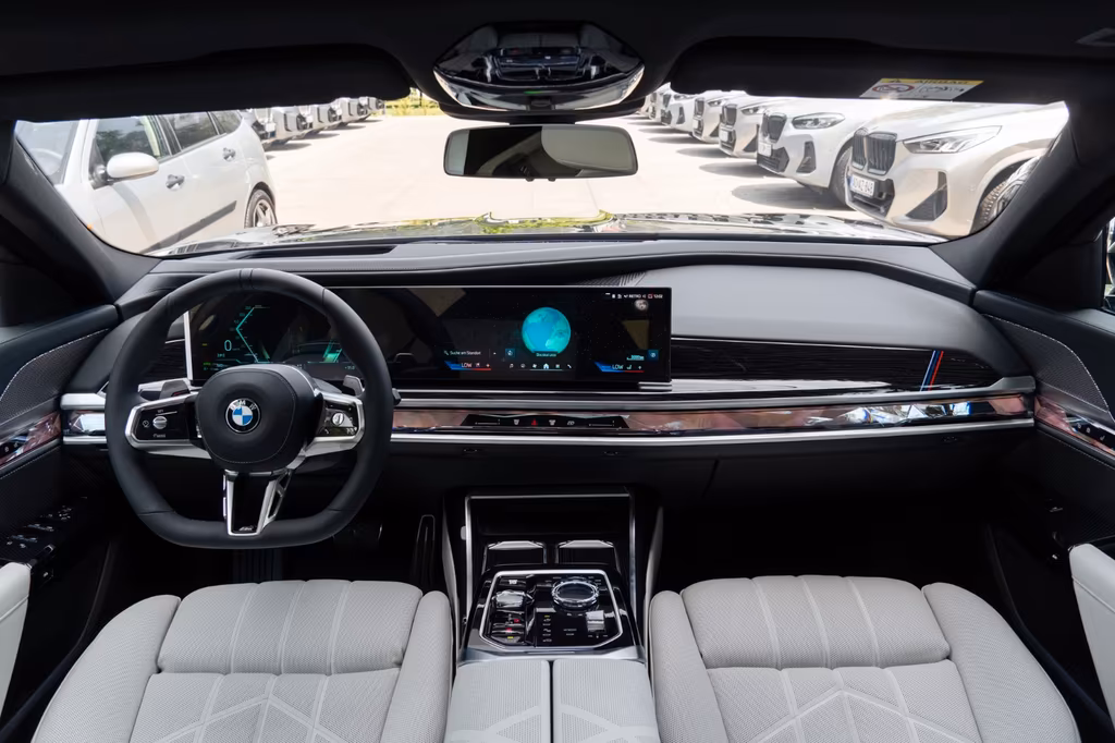 BMW 740