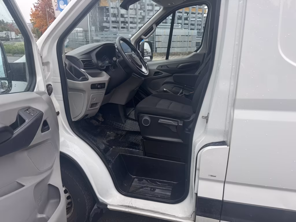 Maxus Deliver 9