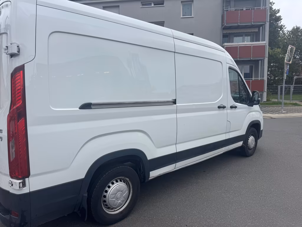 Maxus Deliver 9