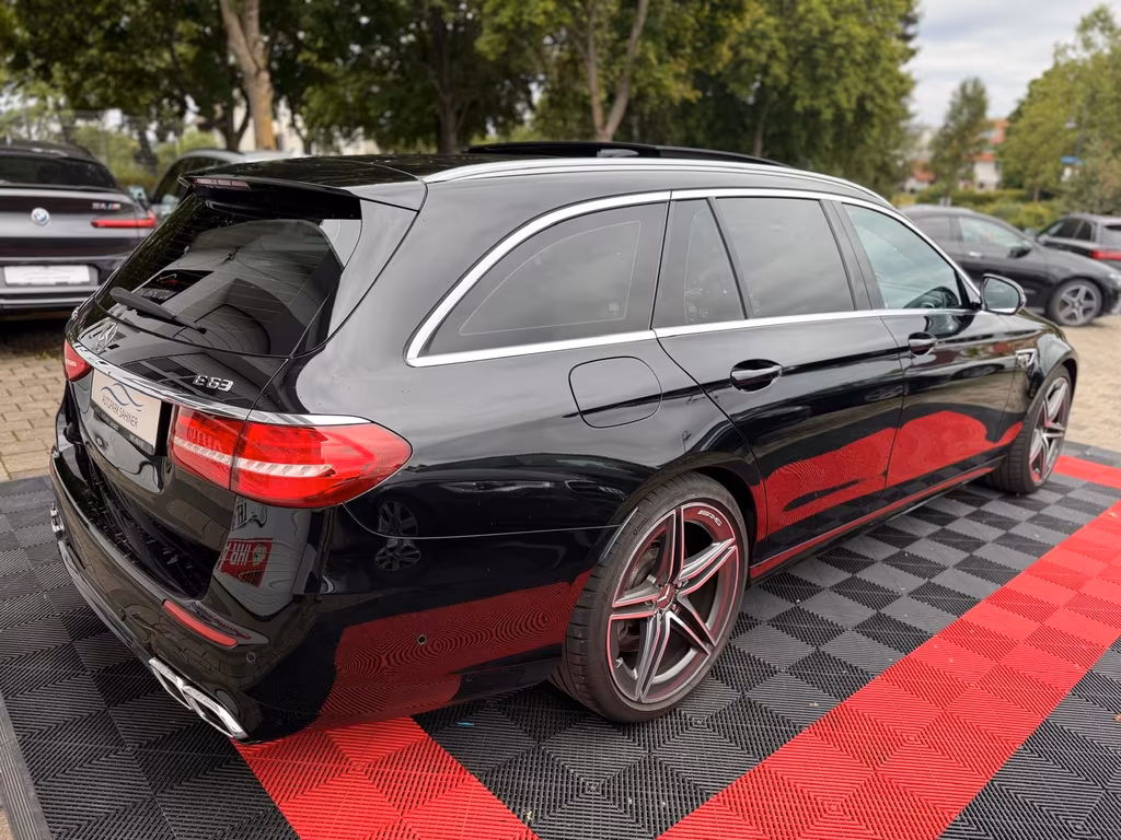 Mercedes-Benz E 63 AMG