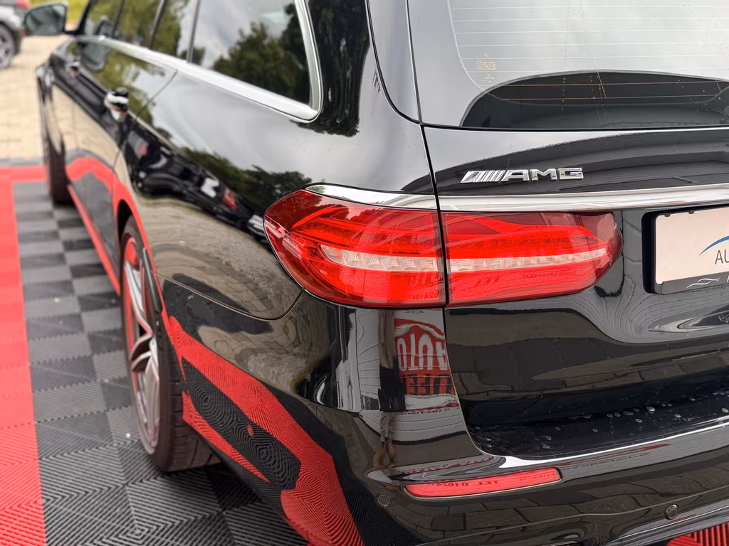 Mercedes-Benz E 63 AMG