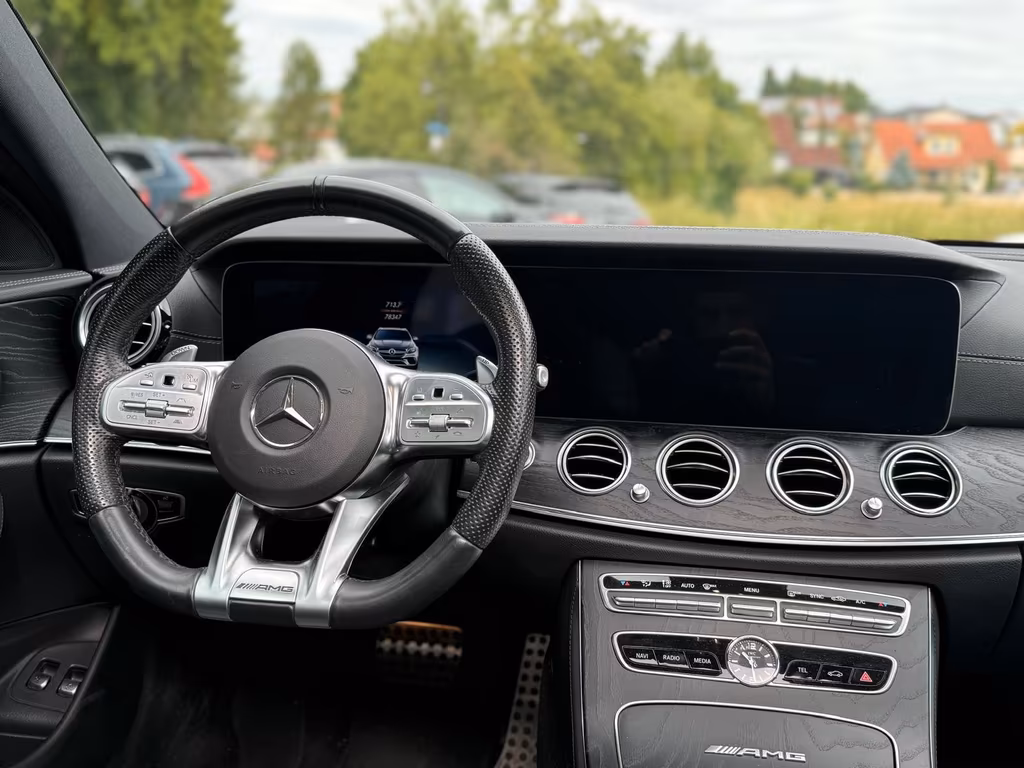 Mercedes-Benz E 63 AMG