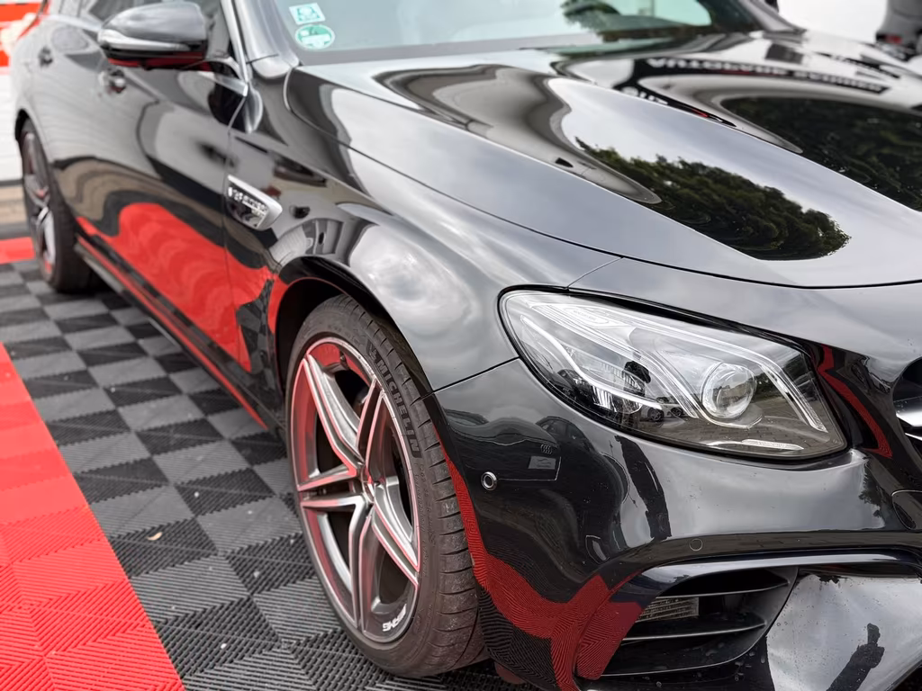 Mercedes-Benz E 63 AMG