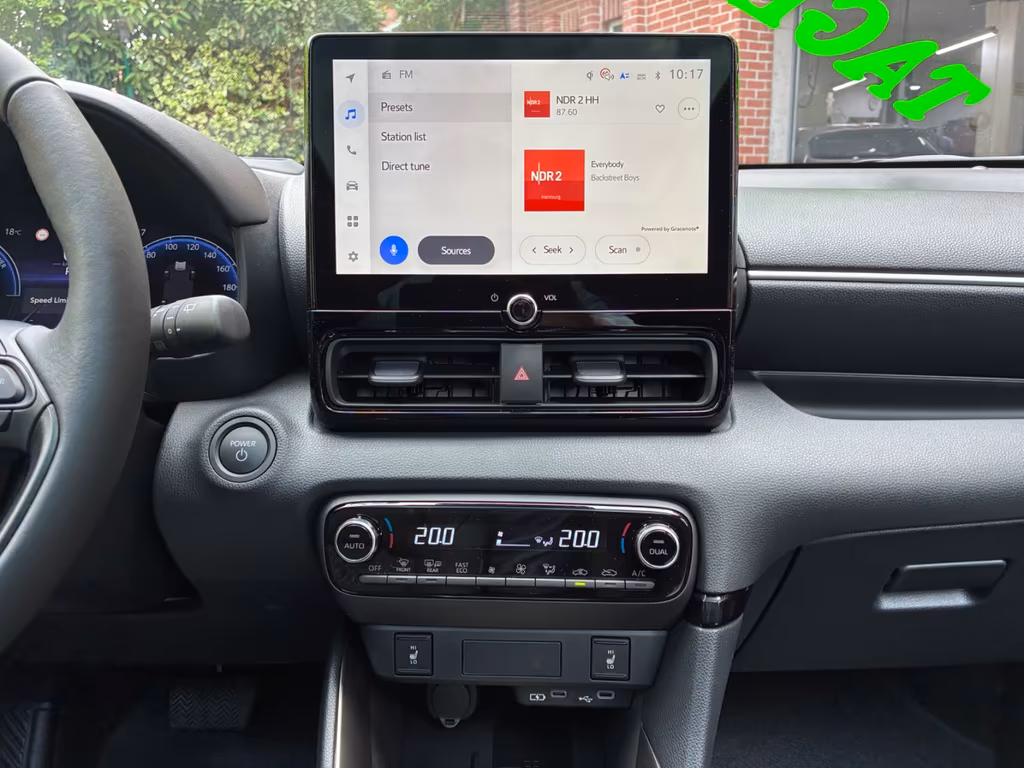 Mazda 2 Hybrid