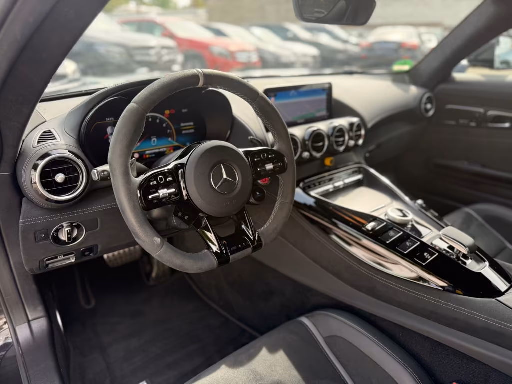 Mercedes-Benz AMG GT R