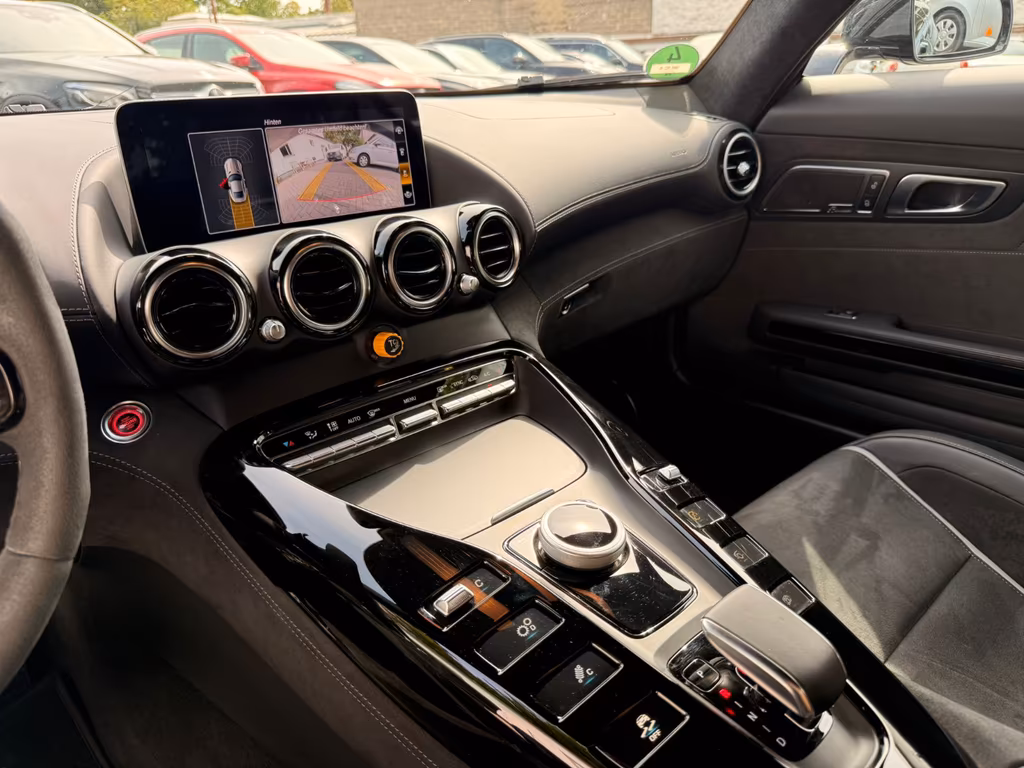 Mercedes-Benz AMG GT R
