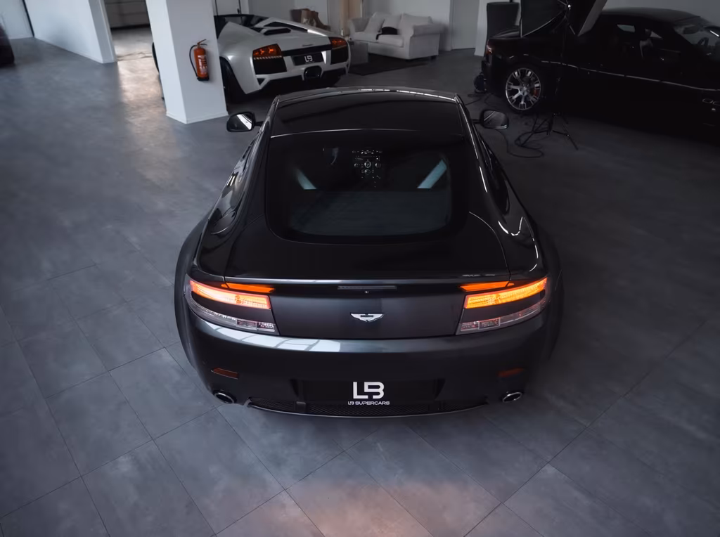 Aston Martin V8 Vantage