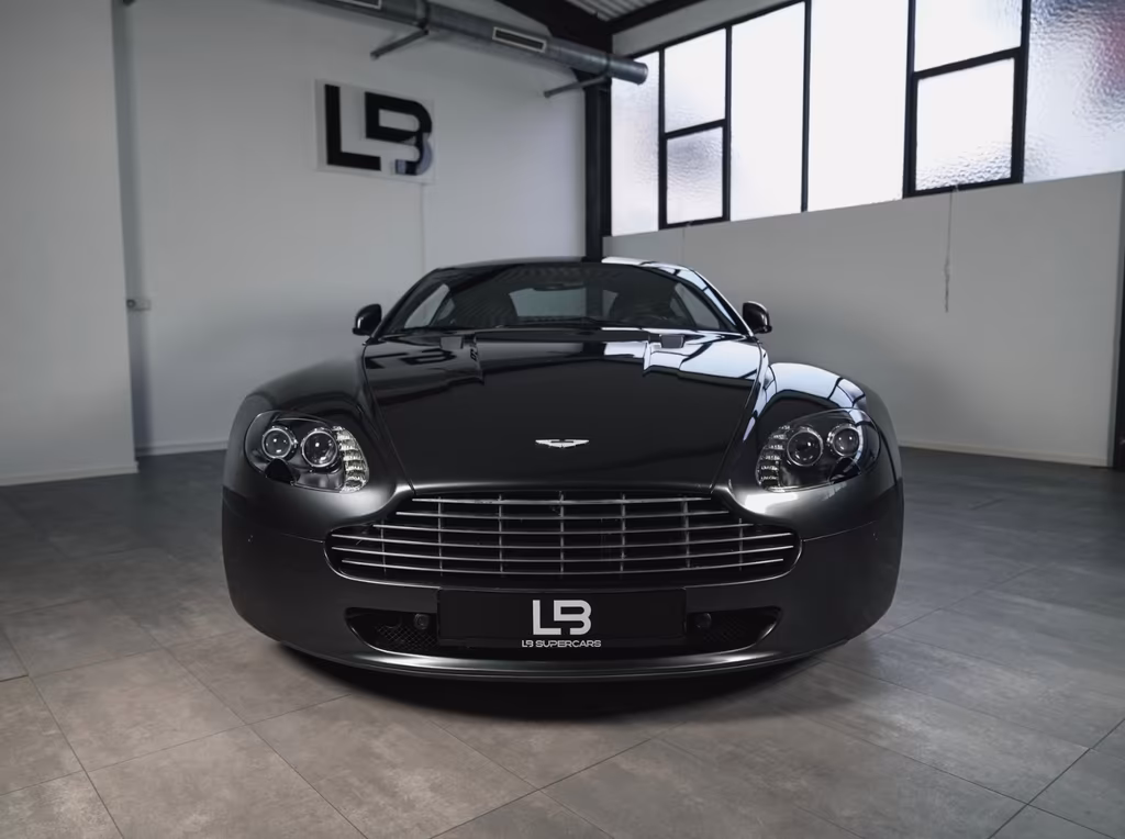 Aston Martin V8 Vantage