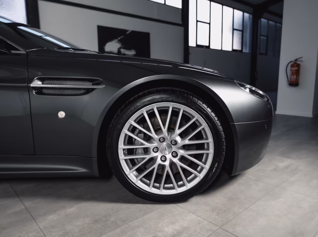 Aston Martin V8 Vantage