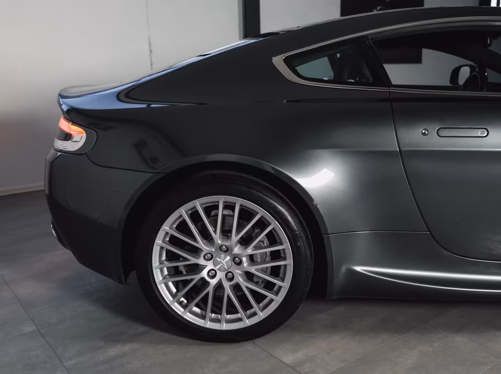 Aston Martin V8 Vantage